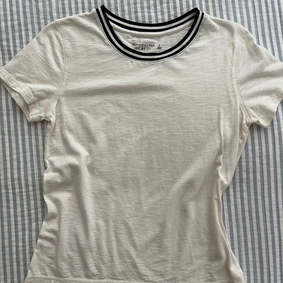 Women’s T-Shirt Set 🌊 - Picture 5 of 8